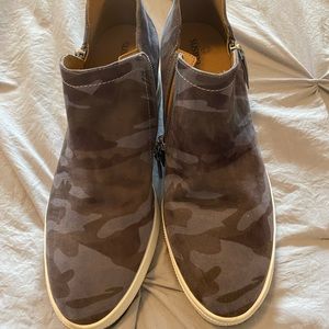 Susina Wedge Sneaker; Size: 8.5